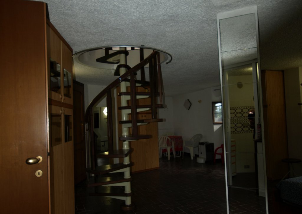 Appartamenti in vendita  126 m² buone condizione, Perledo, località Tondello