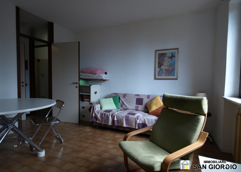 Vendita Appartamenti Perledo - PERLEDO, località Tondello,  vendesi tri-quadrilocale su due livelli, con garage, cantina e ripostig Località Tondello