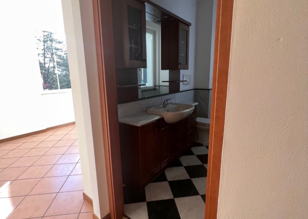 Sale Apartments Lecco - Lecco - Germanedo - for sale multi-room apartment with large garage. Locality 