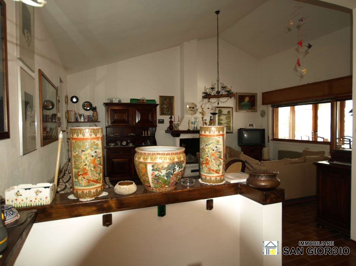 Villa ESINO LARIO vendita  Esino Lario  San Giorgio Immobiliare